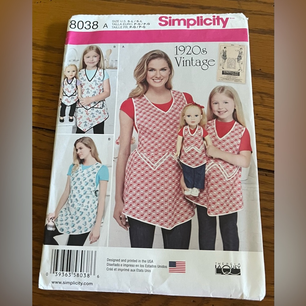Simplicity 8038 Mommy and Me apron sewing pattern